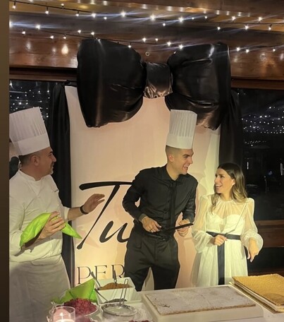 Mancini e la moglie festeggiano, che show di Dybala e compagni