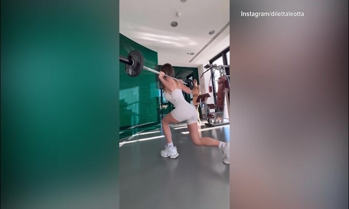 Diletta Leotta, vigilia sexy in palestra