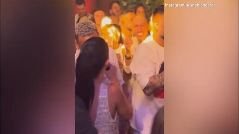Neymar cantante per una sera