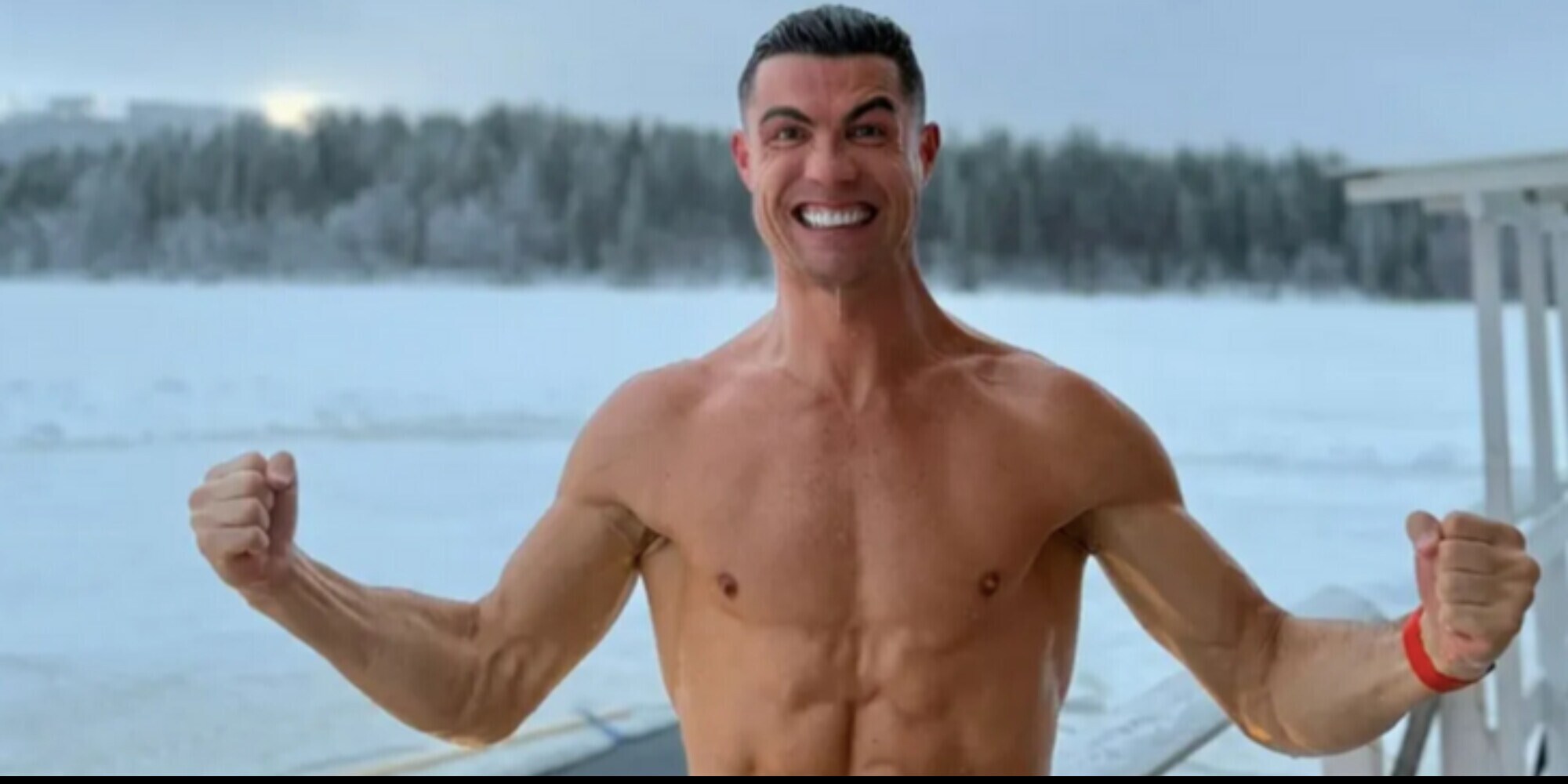 Cristiano Ronaldo, auguri al gelo: il fisico è impressionante!