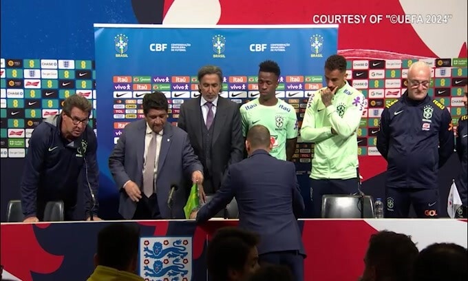 "Vinicius firma un precontratto con il Psg a cifre clamorose": ma è uno scherzo