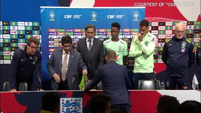 "Vinicius firma un precontratto con il Psg a cifre clamorose": ma è uno scherzo