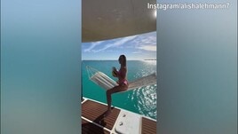 Alisha Lehmann, numero con la palla da beach volley