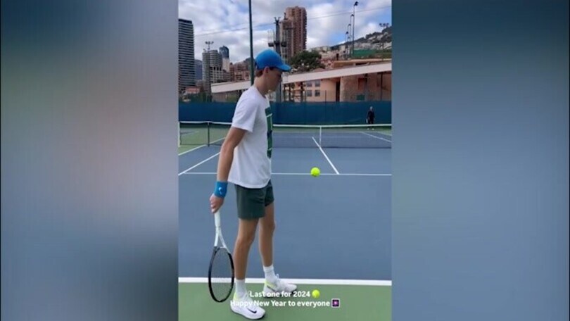 Tennis, Jannik Sinner gioca l’ultimo servizio del 2024