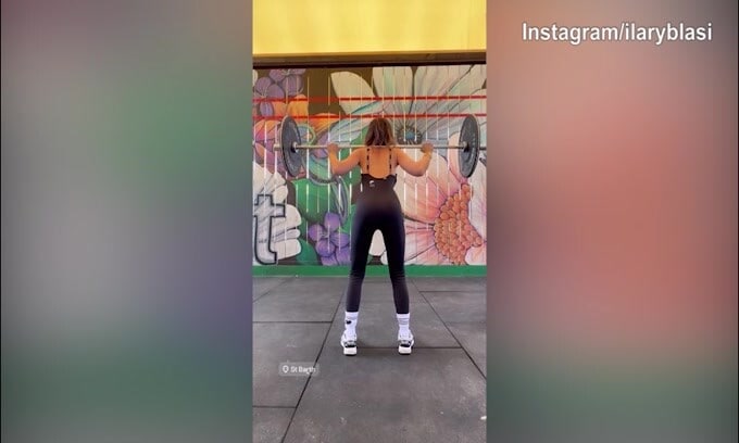 Vacanza ai Caraibi per Ilary Blasi, ma con lavoro in palestra