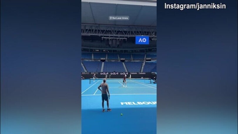 Tennis, Sinner si allena a Melbourne