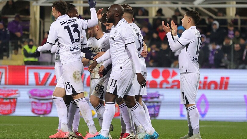 Napoli, travolta la Fiorentina. Verona: un punto contro l'Udinese