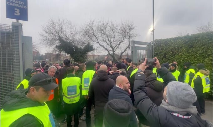 Monza sconfitto, scatta la contestazione dei tifosi