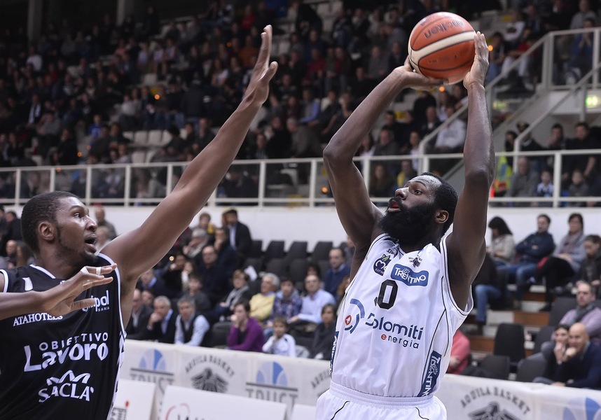 Trento all'esame Cantù, Milano ospita Brindisi