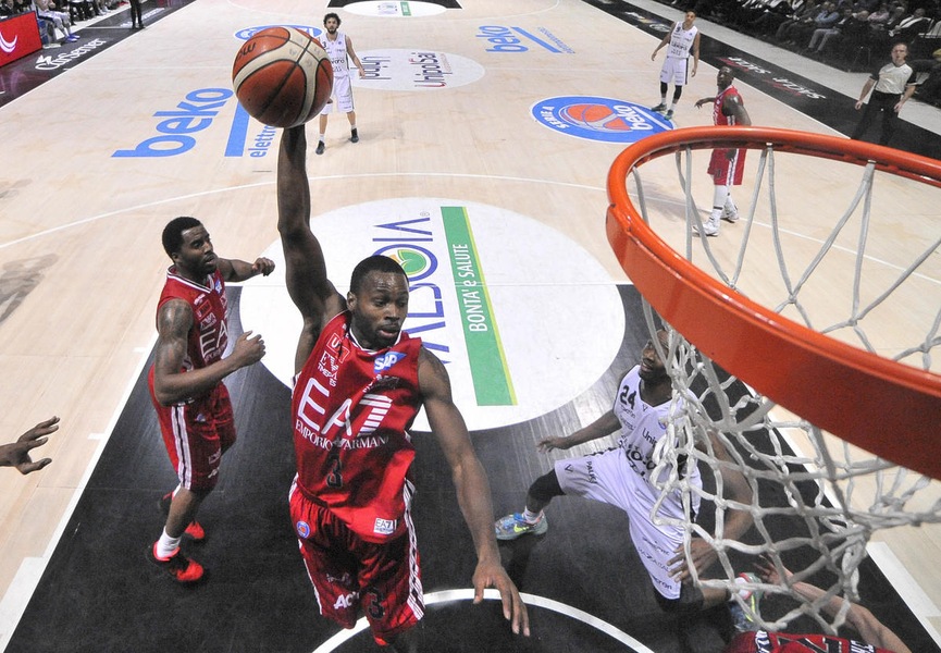 Basket Serie A, Milano e Avellino implacabili