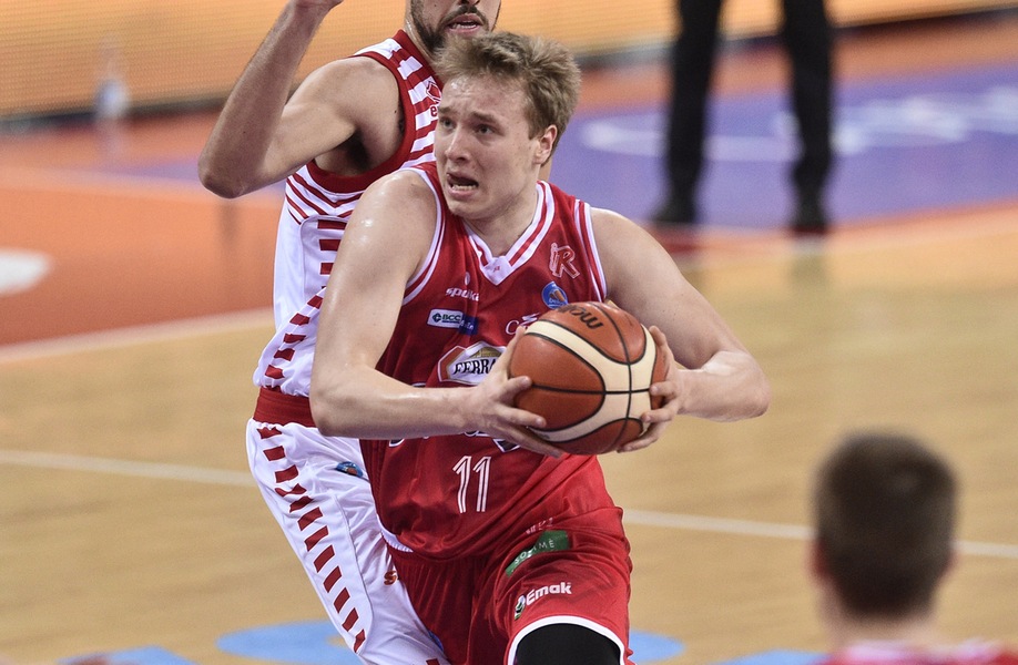 Basket, Strautins firma per l'Orlandina
