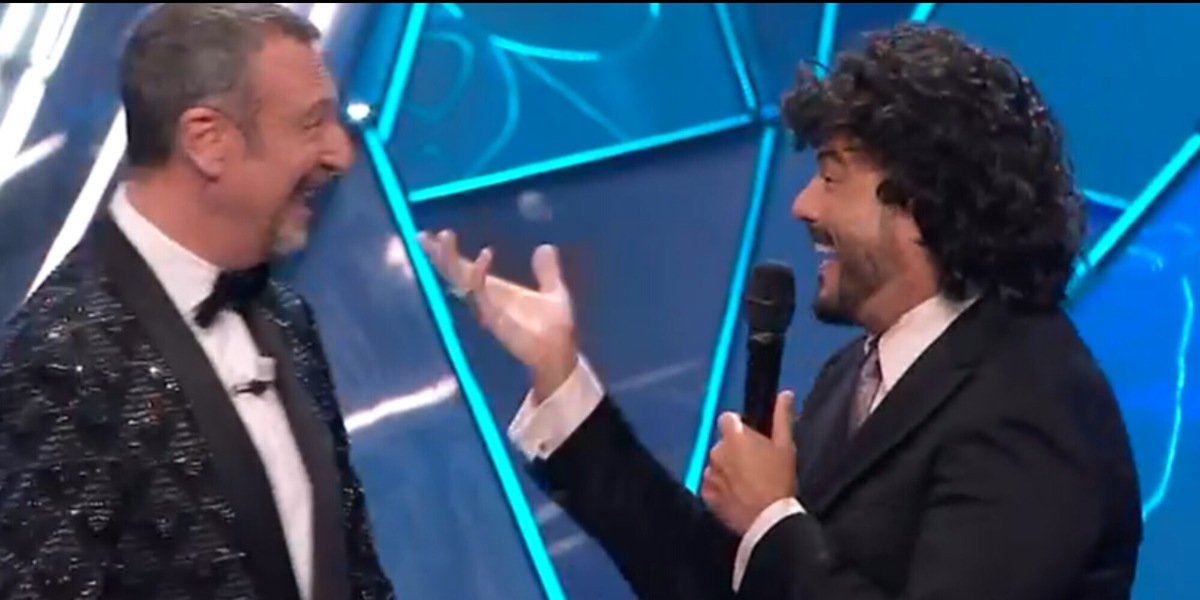 Sanremo, Renga esulta per l'Inter con Amadeus: la frase urlata all'Ariston