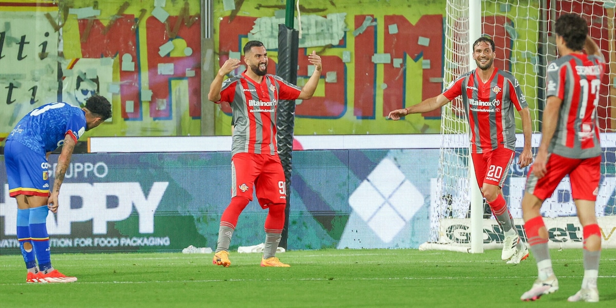 Poker al Catanzaro: Cremonese in finale playoff. Rivivi la diretta