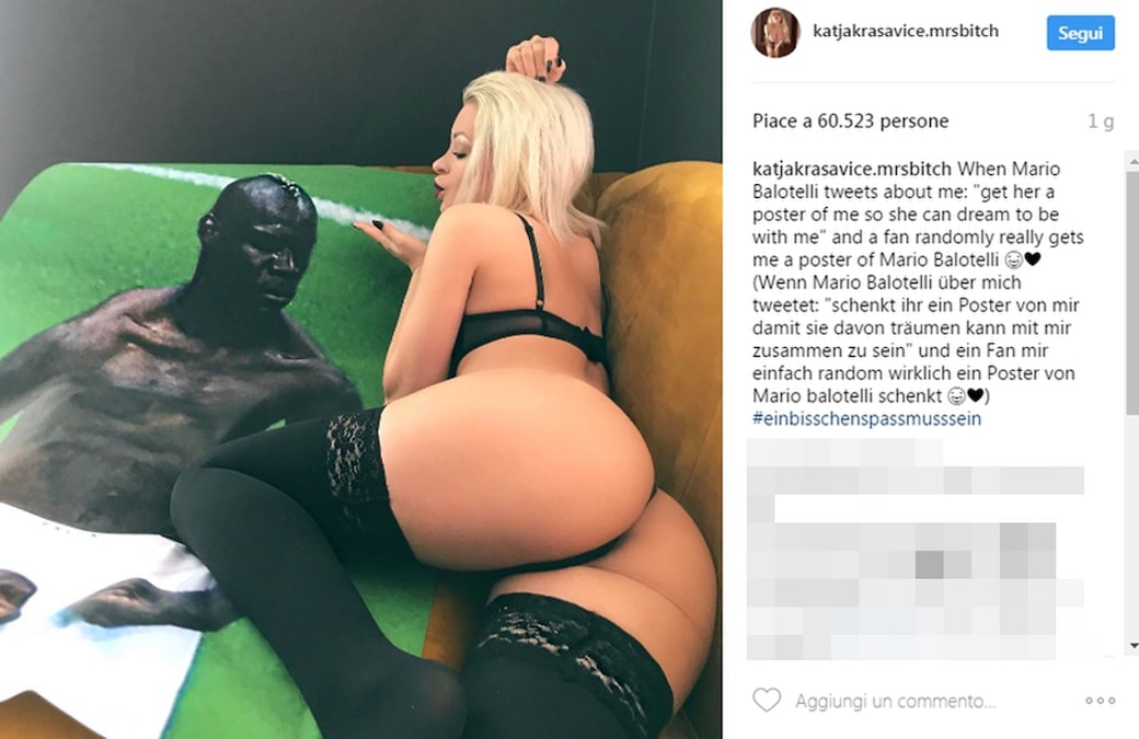 Katja Krasavice, effusioni hot con il poster di Balotelli