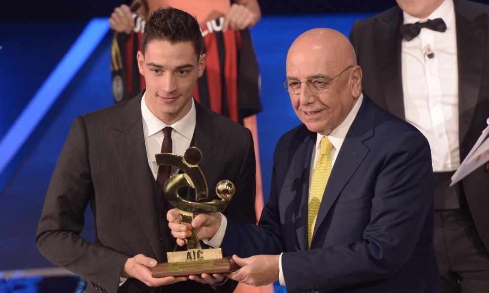 Calciomercato Milan, «Real Madrid-Barcellona, è sfida per De Sciglio»