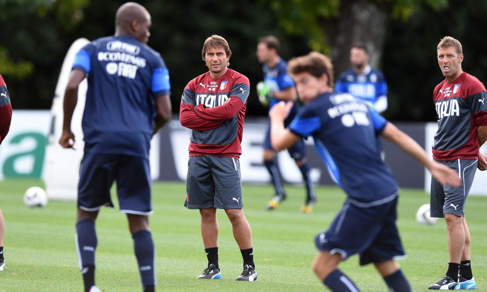 Conte al debutto, vittoria a 2,40