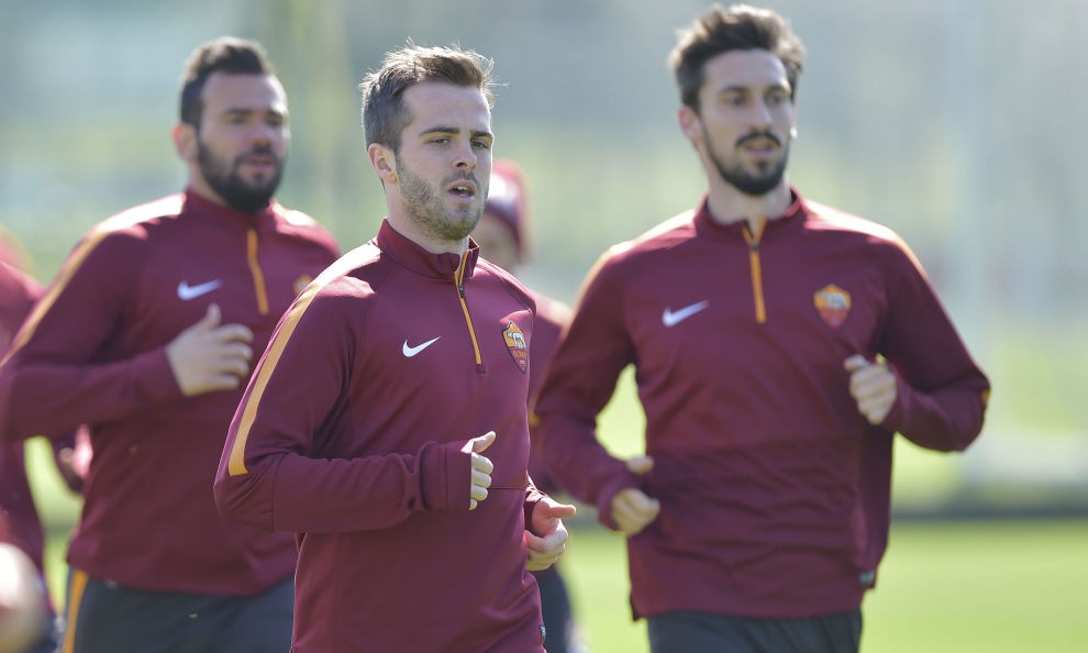 Roma, seduta mattutina: differenziato per Pjanic Roma, seduta mattutina: differenziato per Pjanic