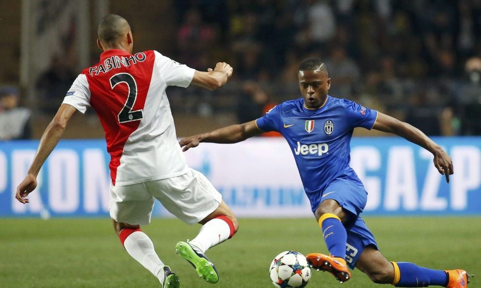 Juve, dolore all'anca: per Evra niente derby