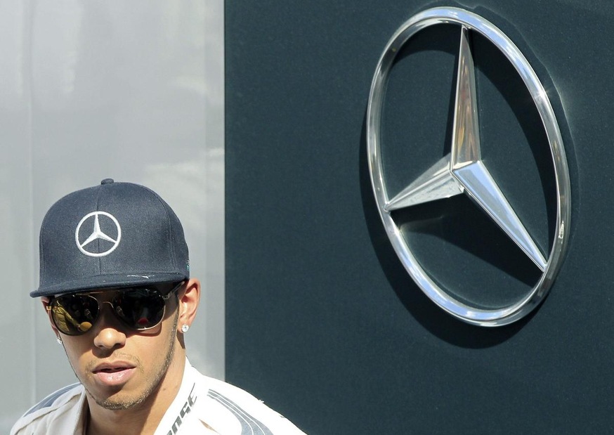 F1 Mercedes, Hamilton ha firmato il rinnovo