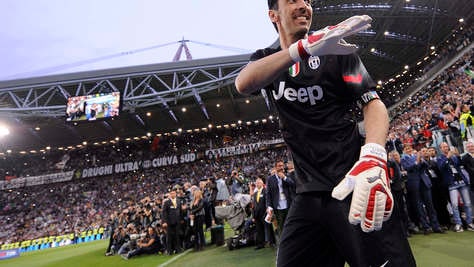 Buffon: «Io lasciato solo. Carrarese addio»