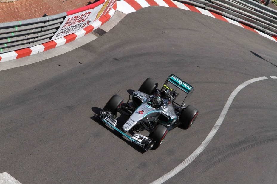 F1 Mercedes, Rosberg: «Devo alzare il livello»