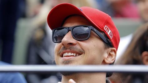 Raiola gela Berlusconi: «Ibra al Milan? Impossibile»