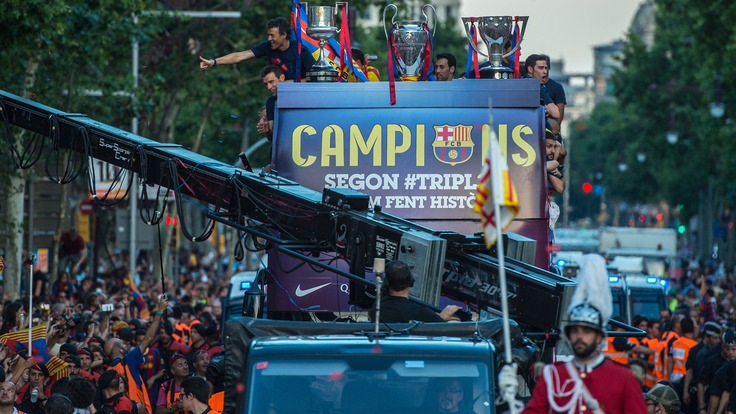 Barcellona in parata, migliaia di persone in strada