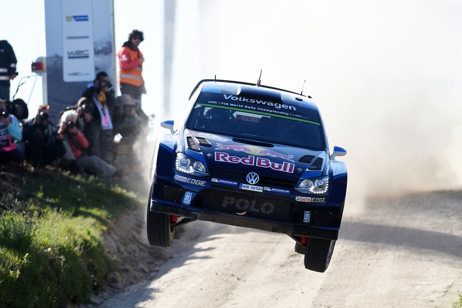Rally di Sardegna, Ogier passa in testa Rally di Sardegna, Ogier passa in testa
