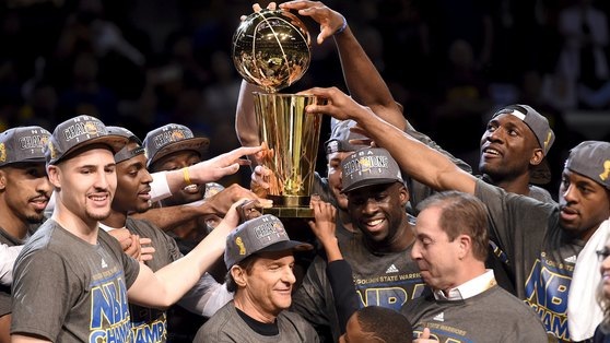 Iguodala sbanca Cleveland, trionfo Golden State