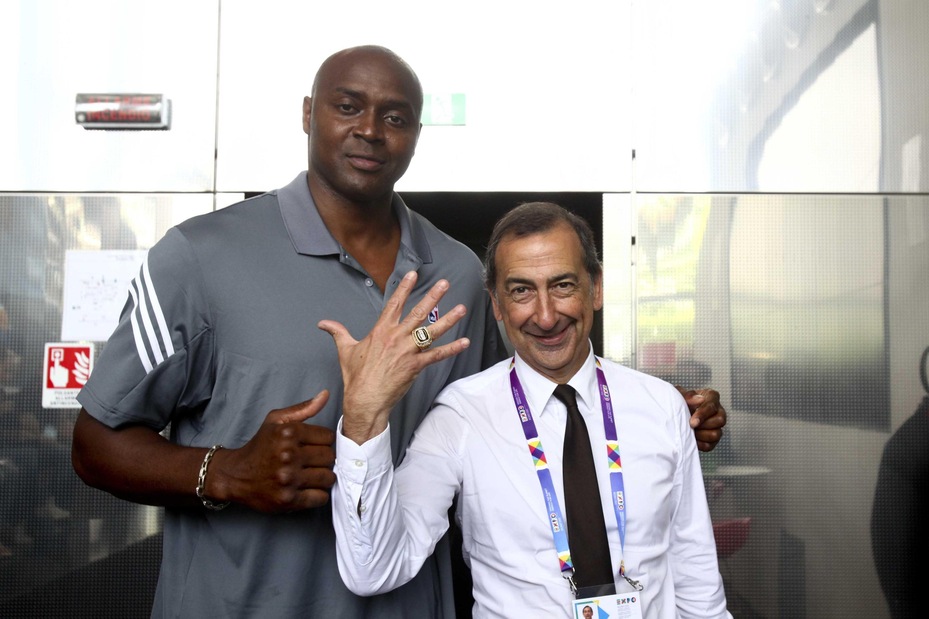 Nba, che successo in piazza Duomo a Milano!