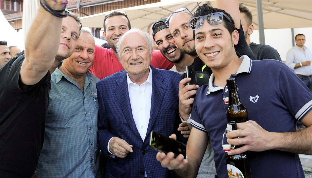 Presidenza Fifa, i bookmaker ripensano a Blatter