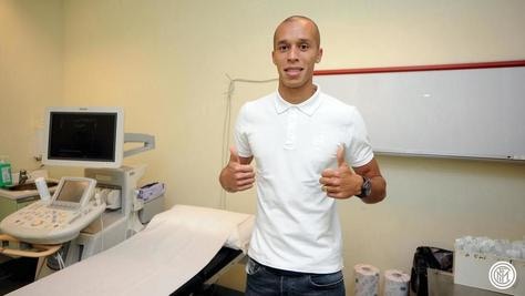 Inter, Miranda a Milano: visite mediche e firma