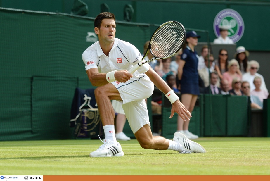 Djokovic avanza, bene anche Wawrinka