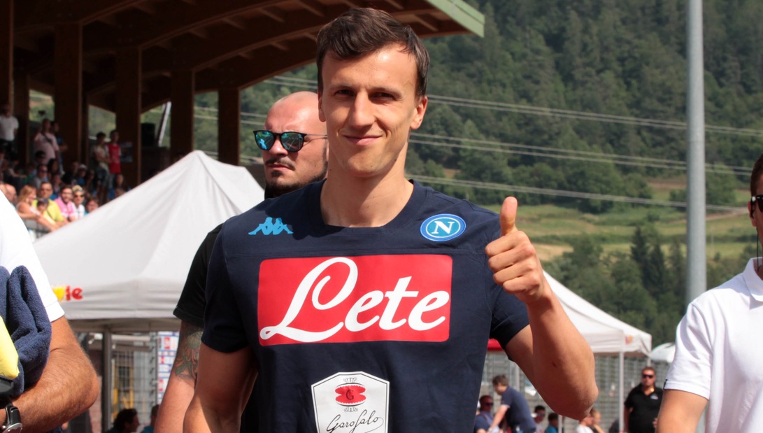 Napoli, Chiriches a Dimaro. Poi subito in palestra