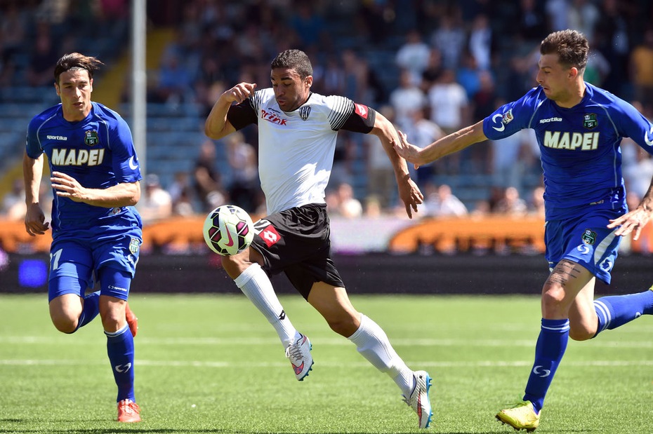 Sassuolo, Defrel firma per cinque anni Sassuolo, Defrel firma per cinque anni