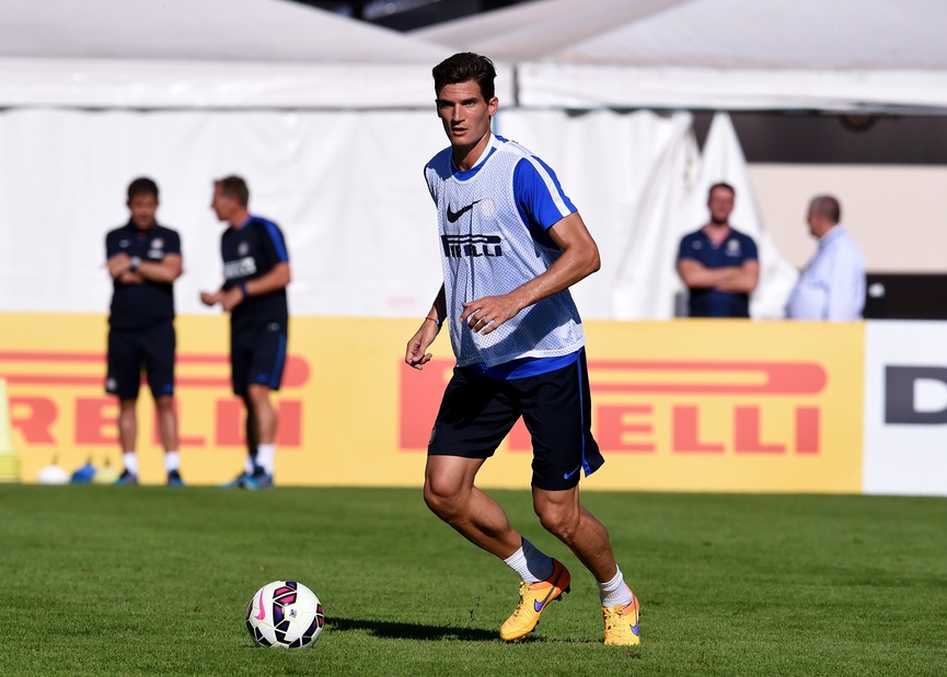 Bologna, nel mirino Andreolli e Destro