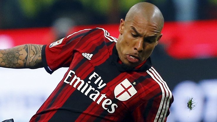 Milan, col Palermo più De Jong che Montolivo Milan, col Palermo più De Jong che Montolivo