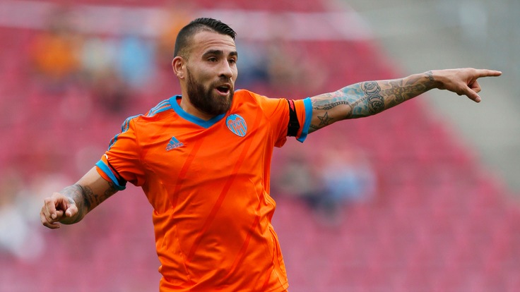 City, ecco Otamendi: Mangala al Valencia