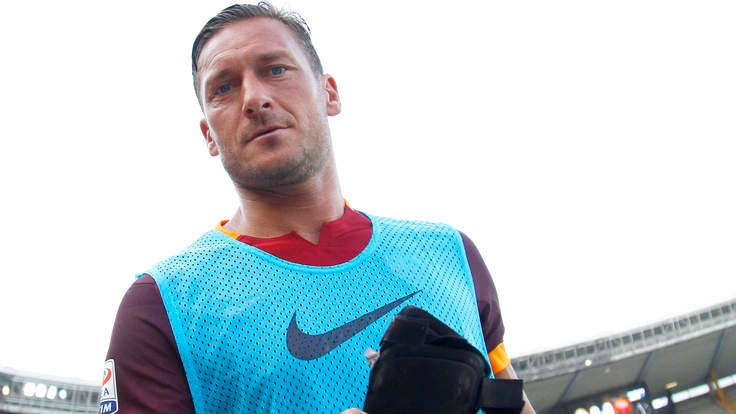 Roma-Juve: Totti in panchina, De Rossi in difesa