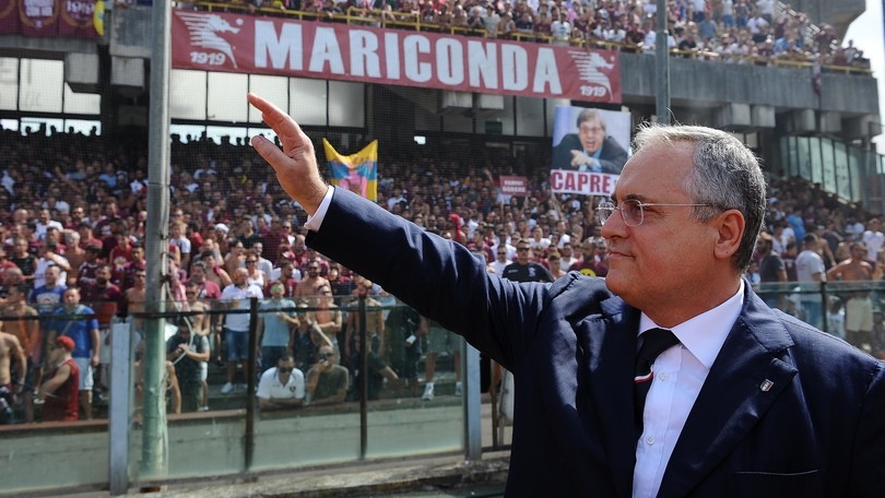 Salernitana, tre punti e abbonamenti riaperti