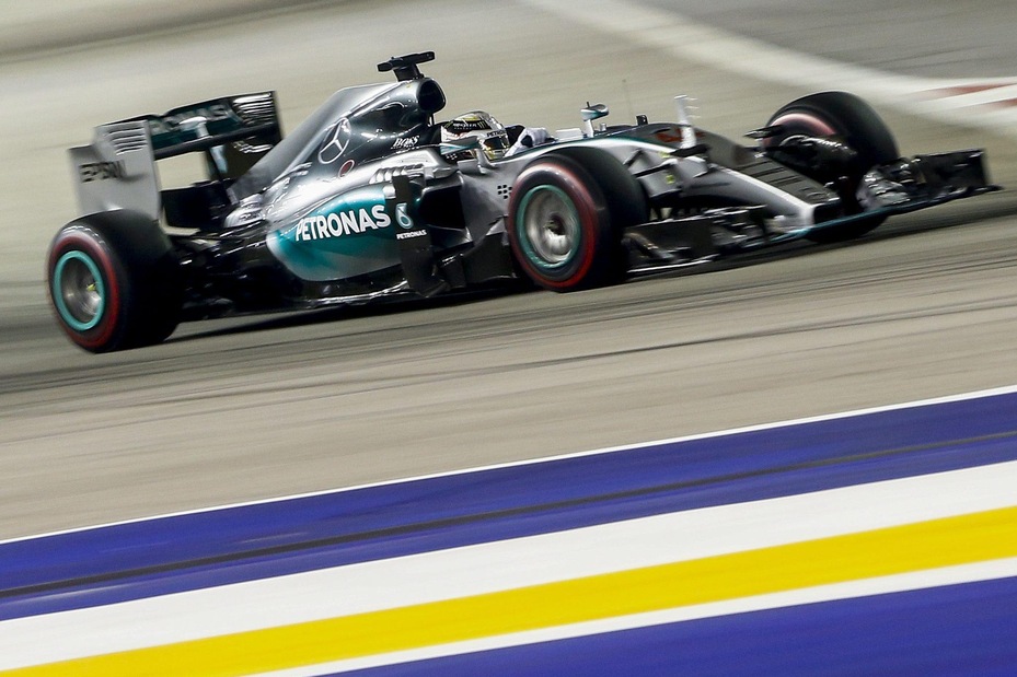 F1 Mercedes, silenzio sui problemi al motore