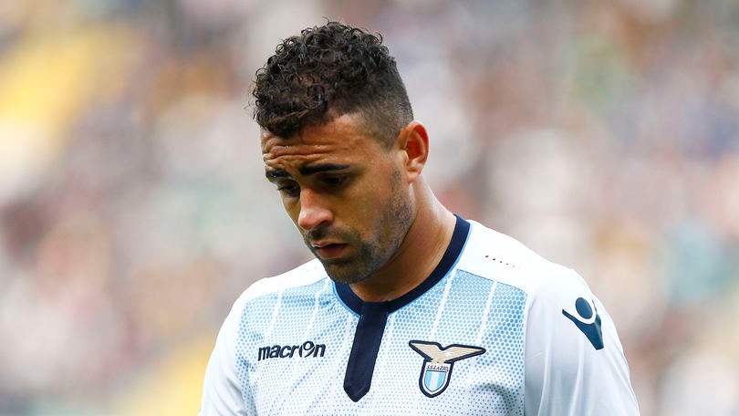 Mauricio, naso fratturato. Forse viene operato