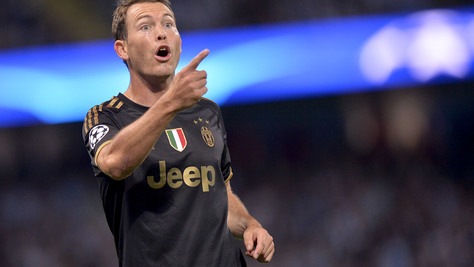 Juve, tegola Lichtsteiner: out 30 giorni