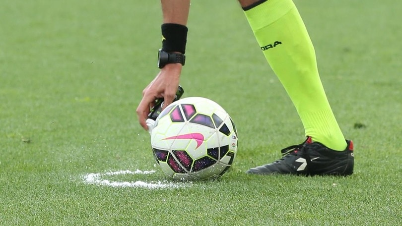 Flop bombolette, gli arbitri protestano 