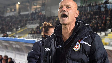 Como, esonerato il tecnico Sabatini