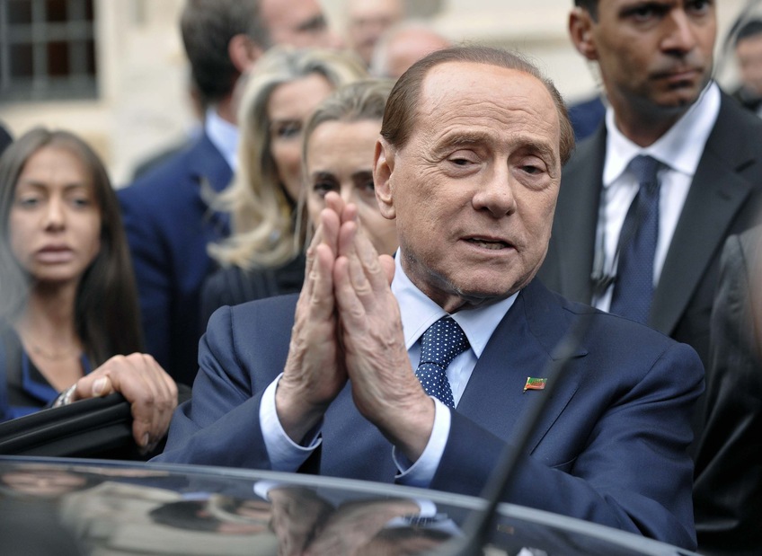 Milan, Berlusconi aspetta la svolta Milan, Berlusconi aspetta la svolta
