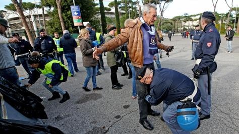 Olimpico blindato, Lazio-Palermo coi metal detector