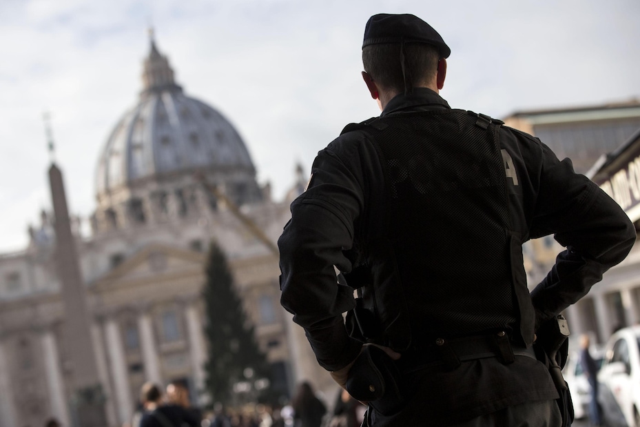 Terrorismo, ecco come funziona l'intelligence in Italia in 15 punti