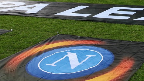 Napoli-Inter, sfida di cori sul lungomare