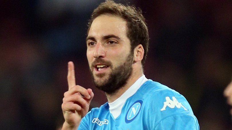 Napoli, Sarri si aggrappa a super Higuain